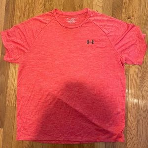 Men’s Under Armour Shirt - XXL